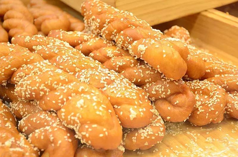 江汉路步行街一日游,江汉路步行街旅游吃啥