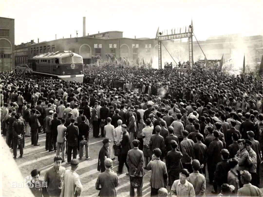 哭脸东风型内燃机车,东风内燃机车从哪一年诞生的