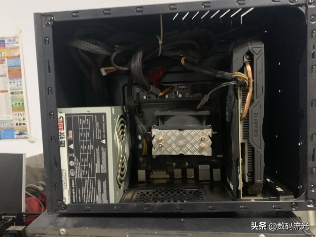 朋友准备置换40台电脑，看中的配置两千多一套，大家看值不值？