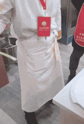 肚子大了，该怎么和家里人解释啊！哈哈哈让你再吃那么多...