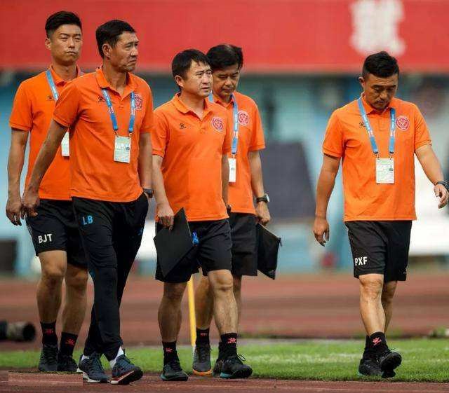 四川全兴足球保级战,全兴挺起了四川的足球脊梁