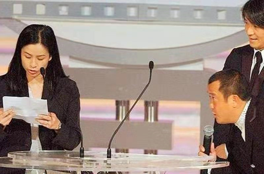 被周星驰捧红的黄一飞,周星驰黄一飞拿刀搞笑视频