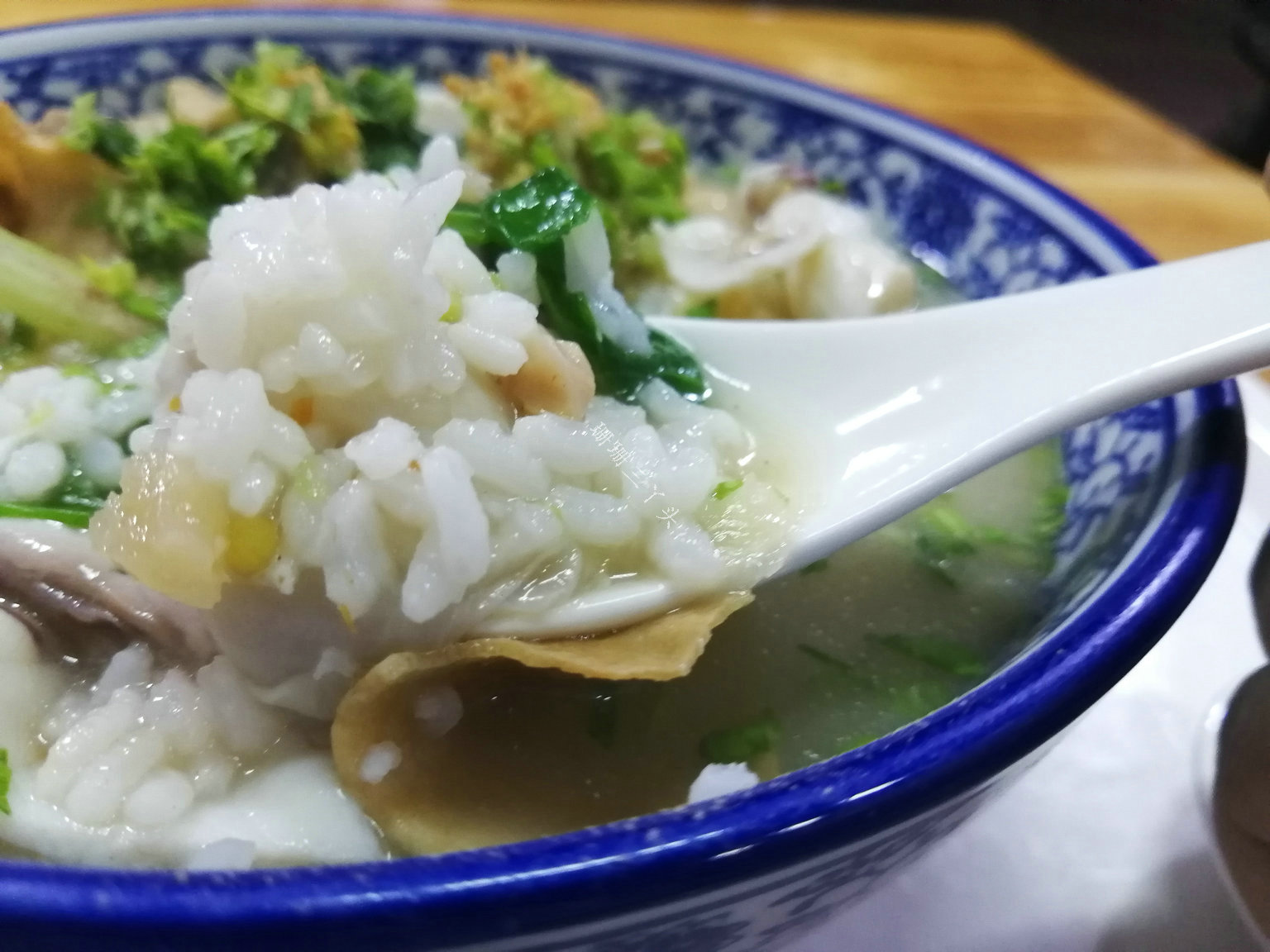 广州游客来潮汕吃白粥小品大全,游客品尝潮州鱼饭