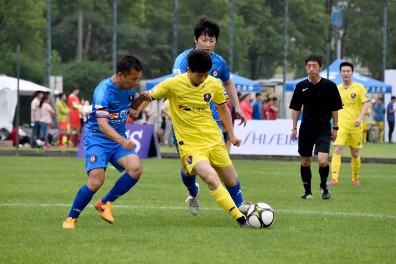 不会踢就去踢边后卫,没有速度踢好边后卫