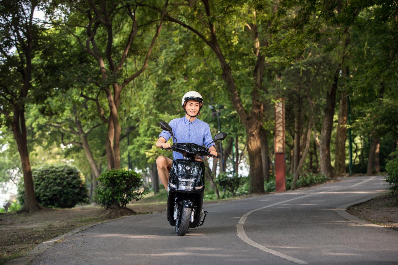 雅迪连续6年行业第一,雅迪电动车冠能领跑