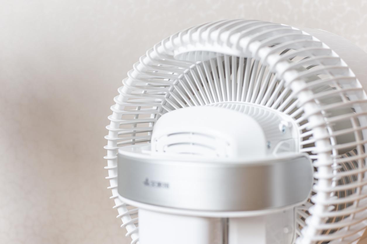 艾美特空调扇怎么用更凉快,空气循环扇让空调更凉快