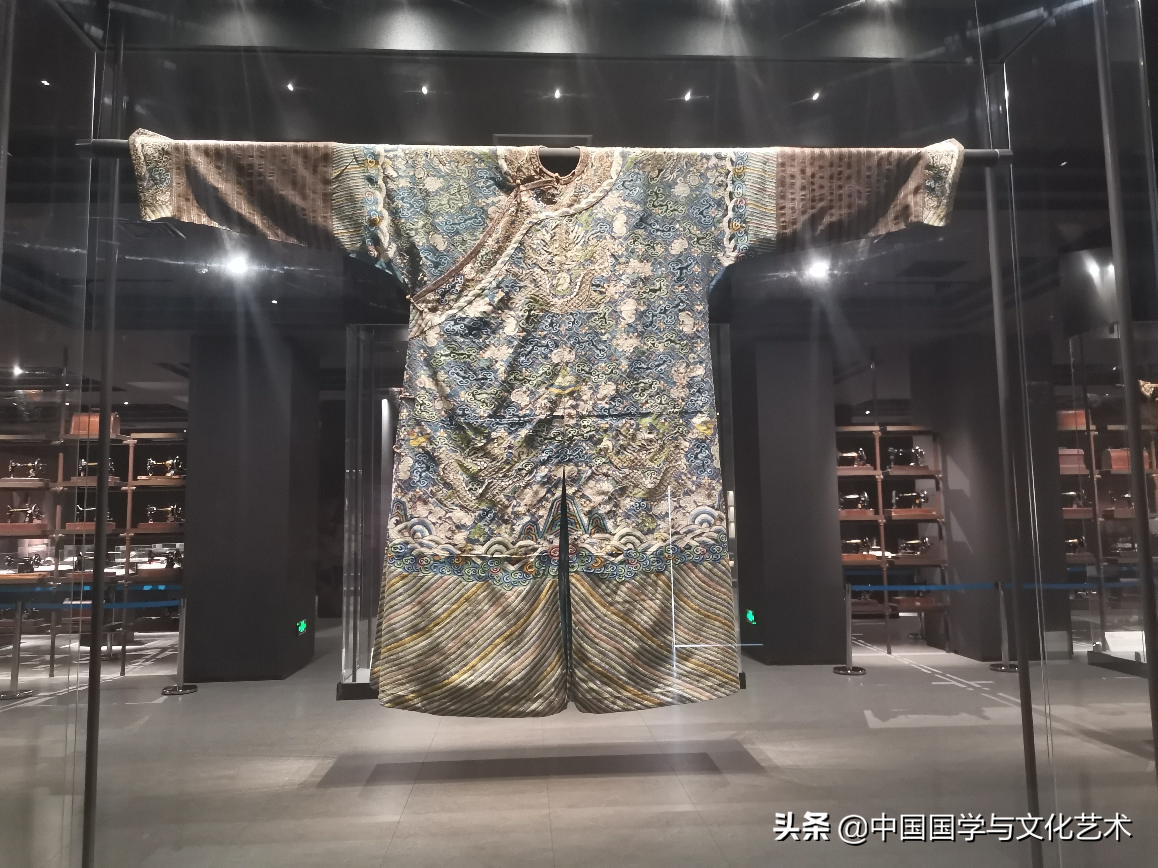 简析儒家的服饰观,儒家思想对现代服饰的影响