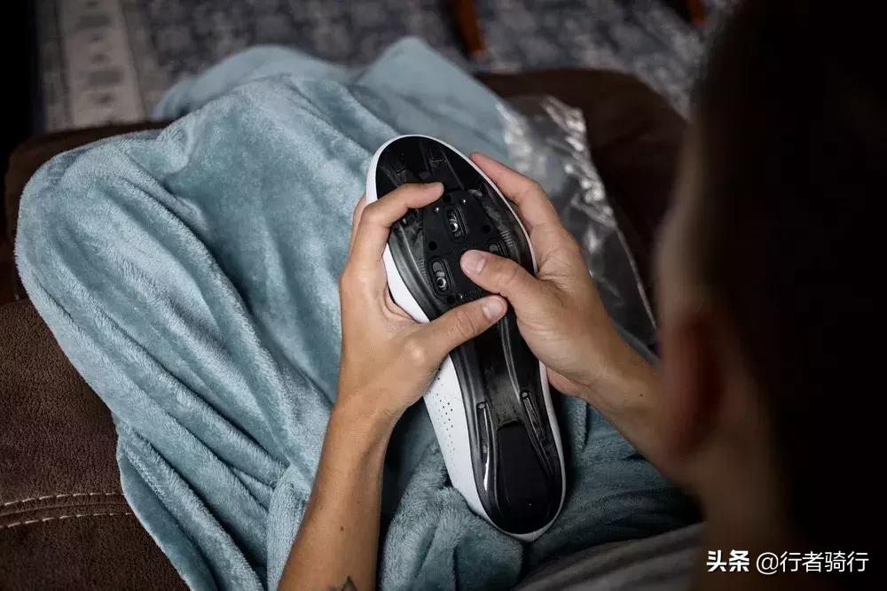 骑车是不是要穿运动鞋,为什么骑车需要专用鞋子