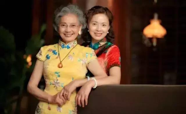 80岁的时尚潮流老奶奶 (88岁时尚老奶奶)