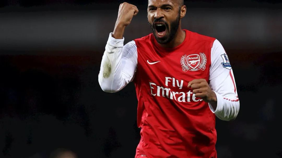 英超球场配置,英超为什么鼓励身体对抗