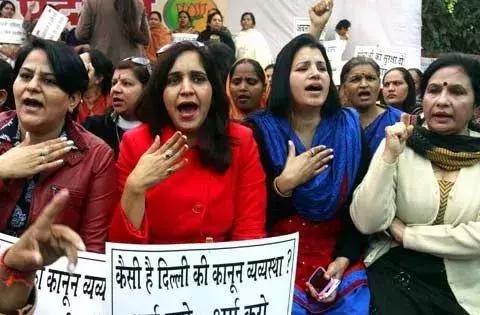 被*暴强**的女孩，能改变一个国家吗？