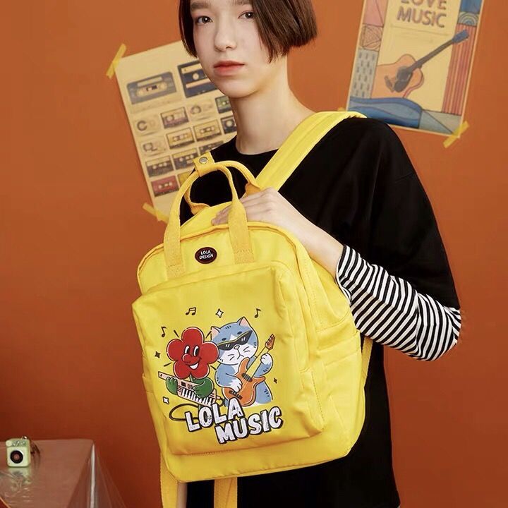 黑色抽绳双肩包出街百搭,双肩包出街推荐大学生小巧