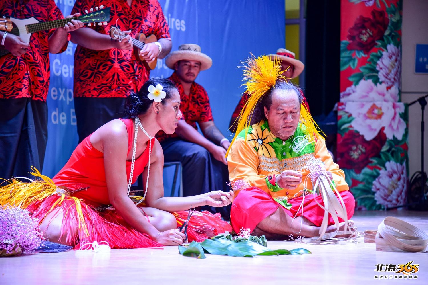 我在北海图书馆拍了一场特别的晚会，观众情不自禁跟着节奏动起来