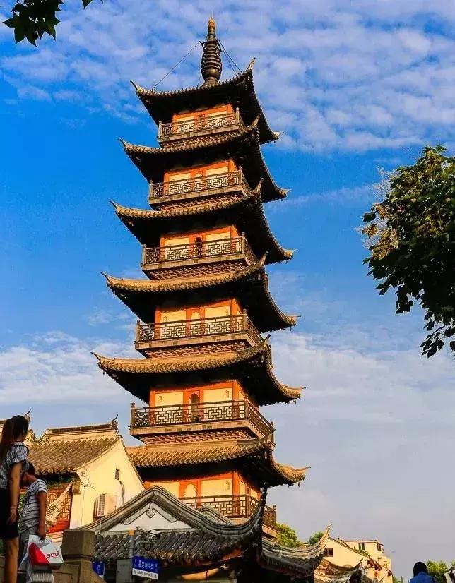 繁华喧闹的老街,繁华古镇老街