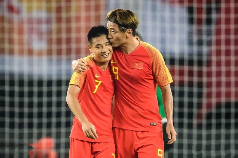 国足7-0胜关岛回顾国足的精彩进球,国足半场5:0虐菜