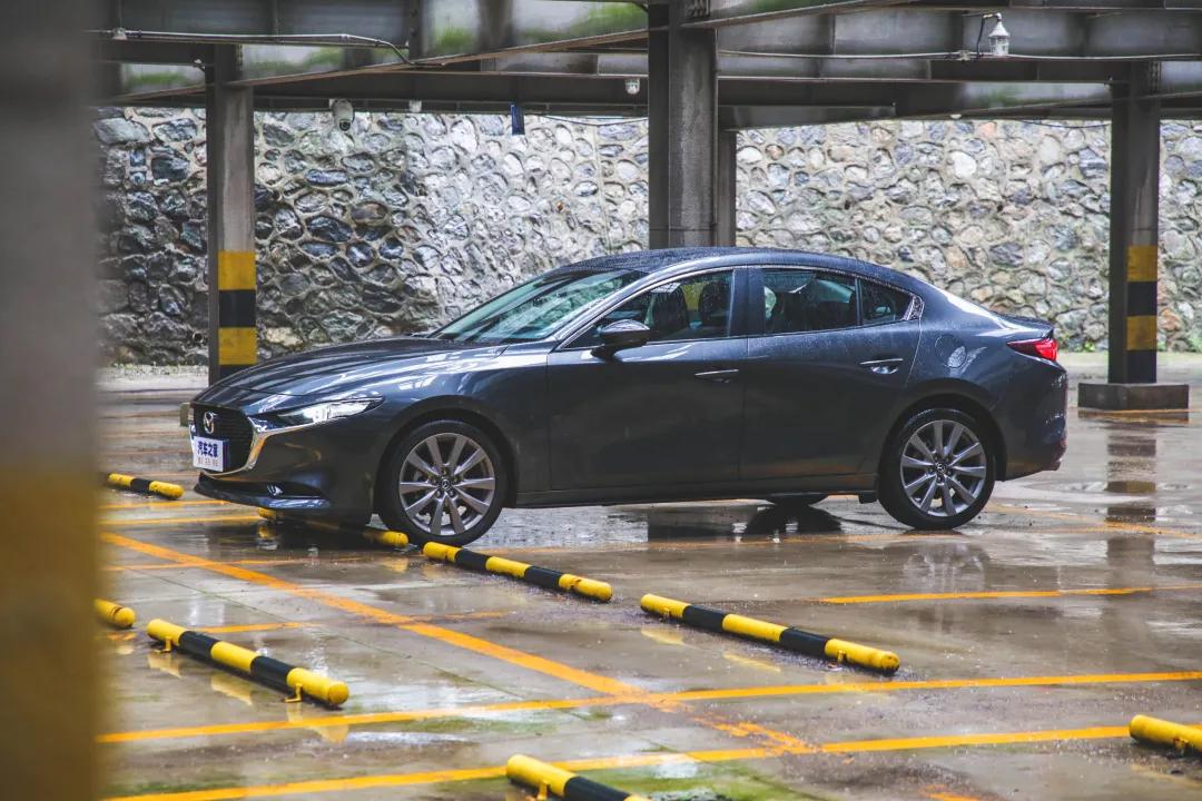 11.59万思域,思域的cvt和昂克赛拉的6at哪个好