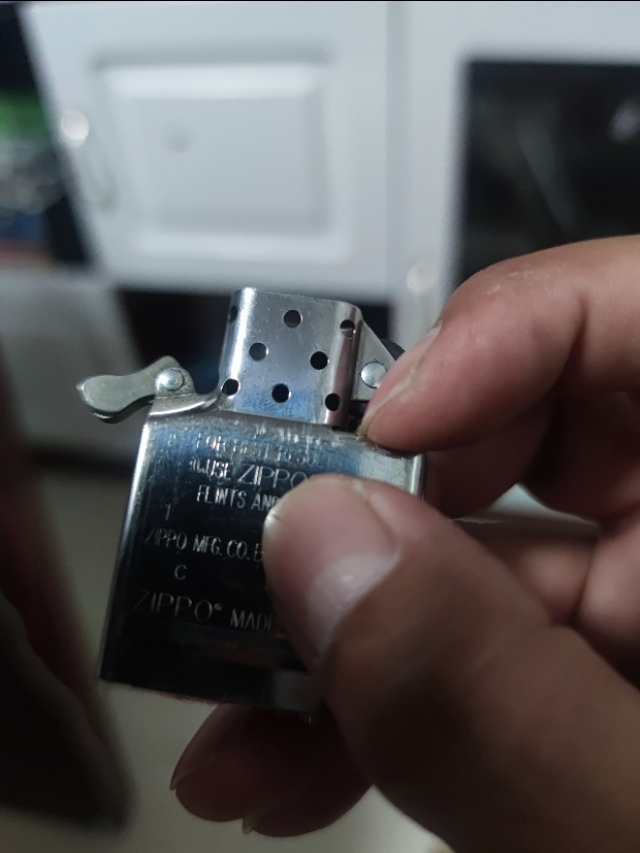 正品zippo内胆里有几块棉花,正品zippo内胆哪些小瑕疵是正常的