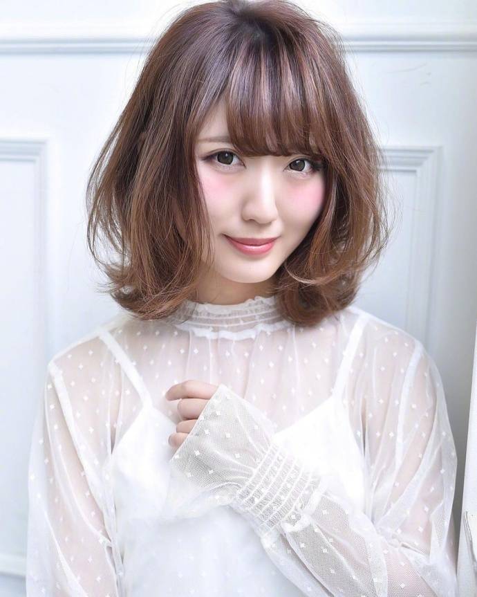 显脸小八字刘海发型推荐,最合适显脸小的刘海发型