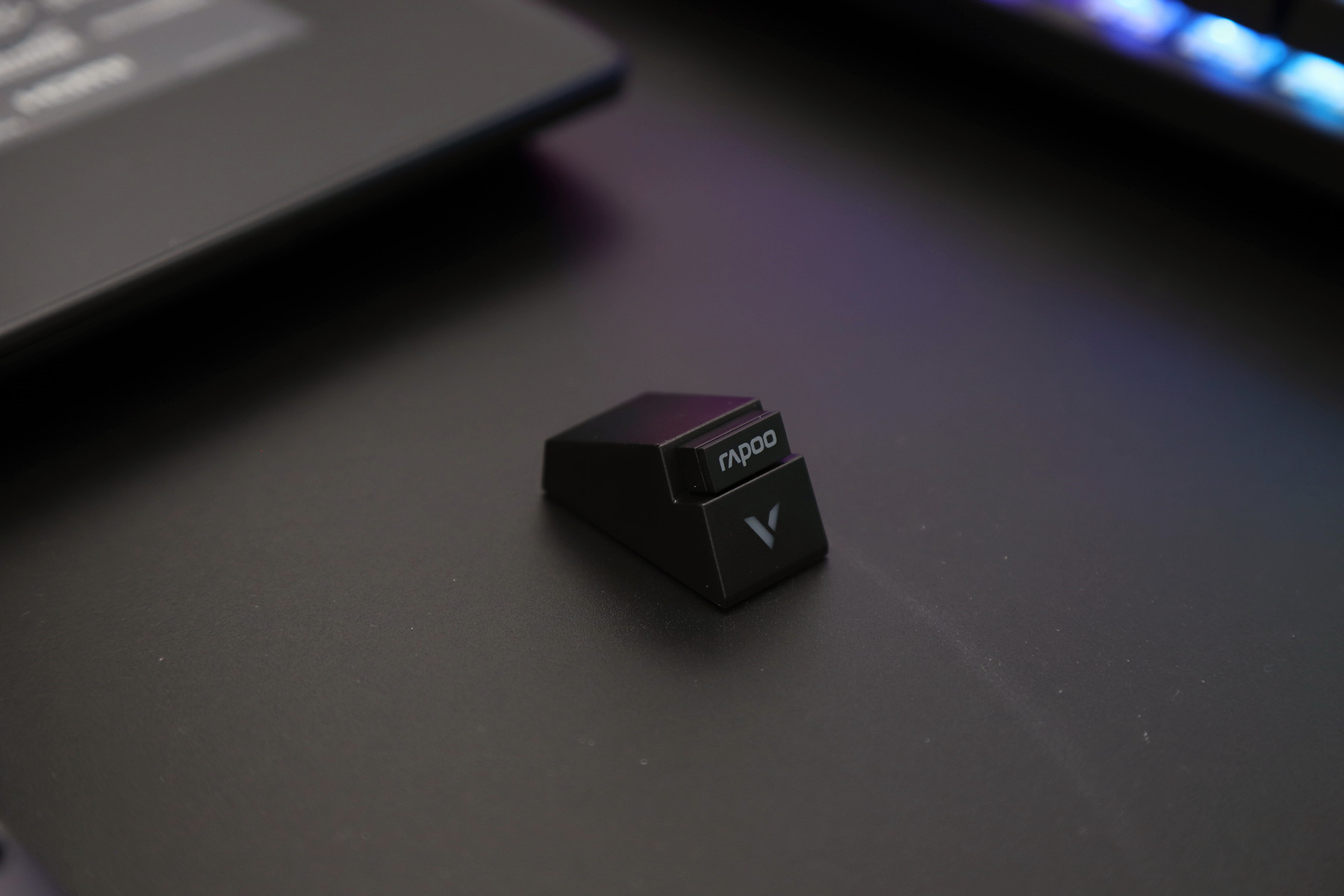 雷柏vt950无线游戏鼠标评测真香,一款自带屏幕的游戏鼠标雷柏vt960