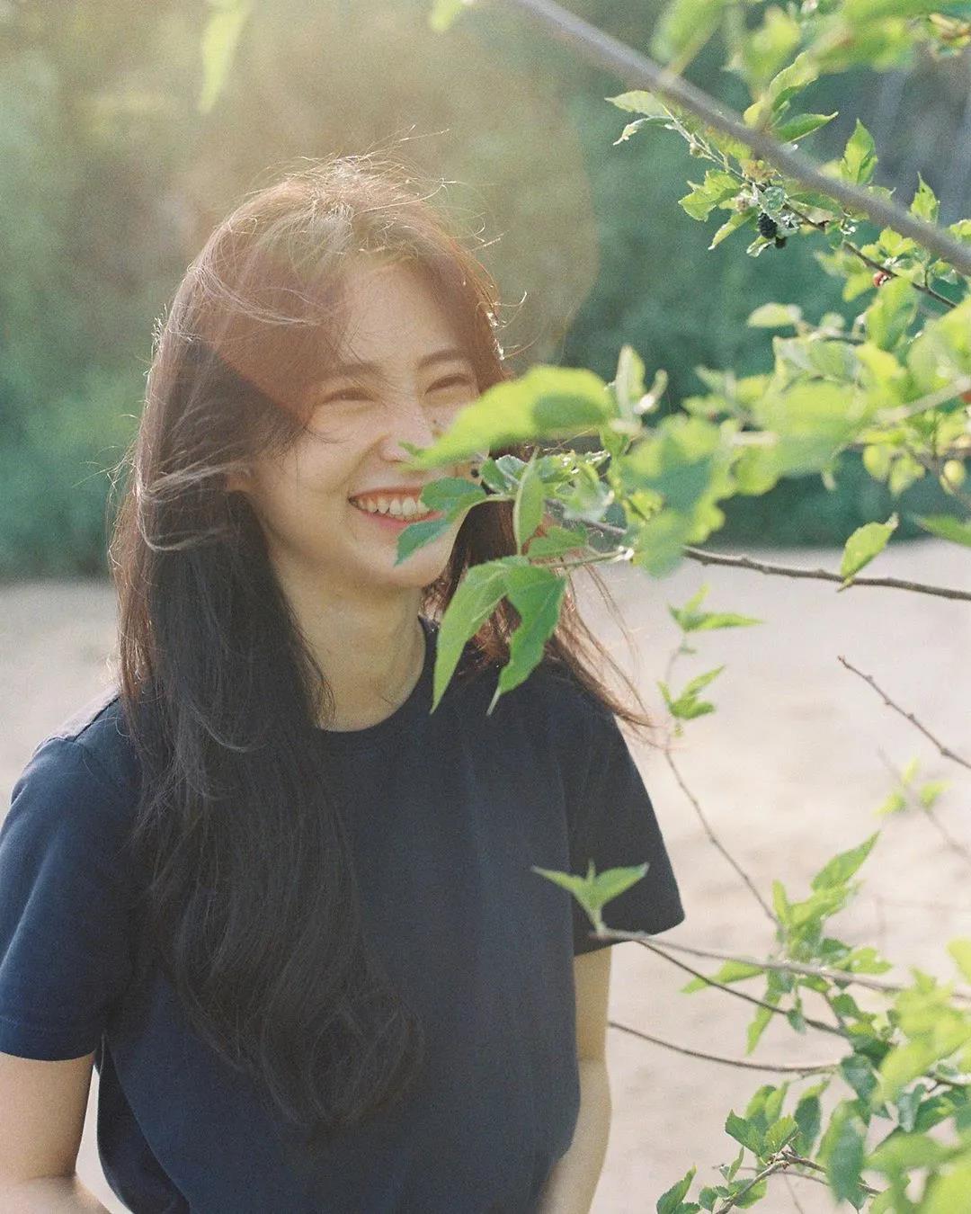 怎么露齿微笑拍照才好看,拍照怎么露齿笑和抿嘴笑好看自然