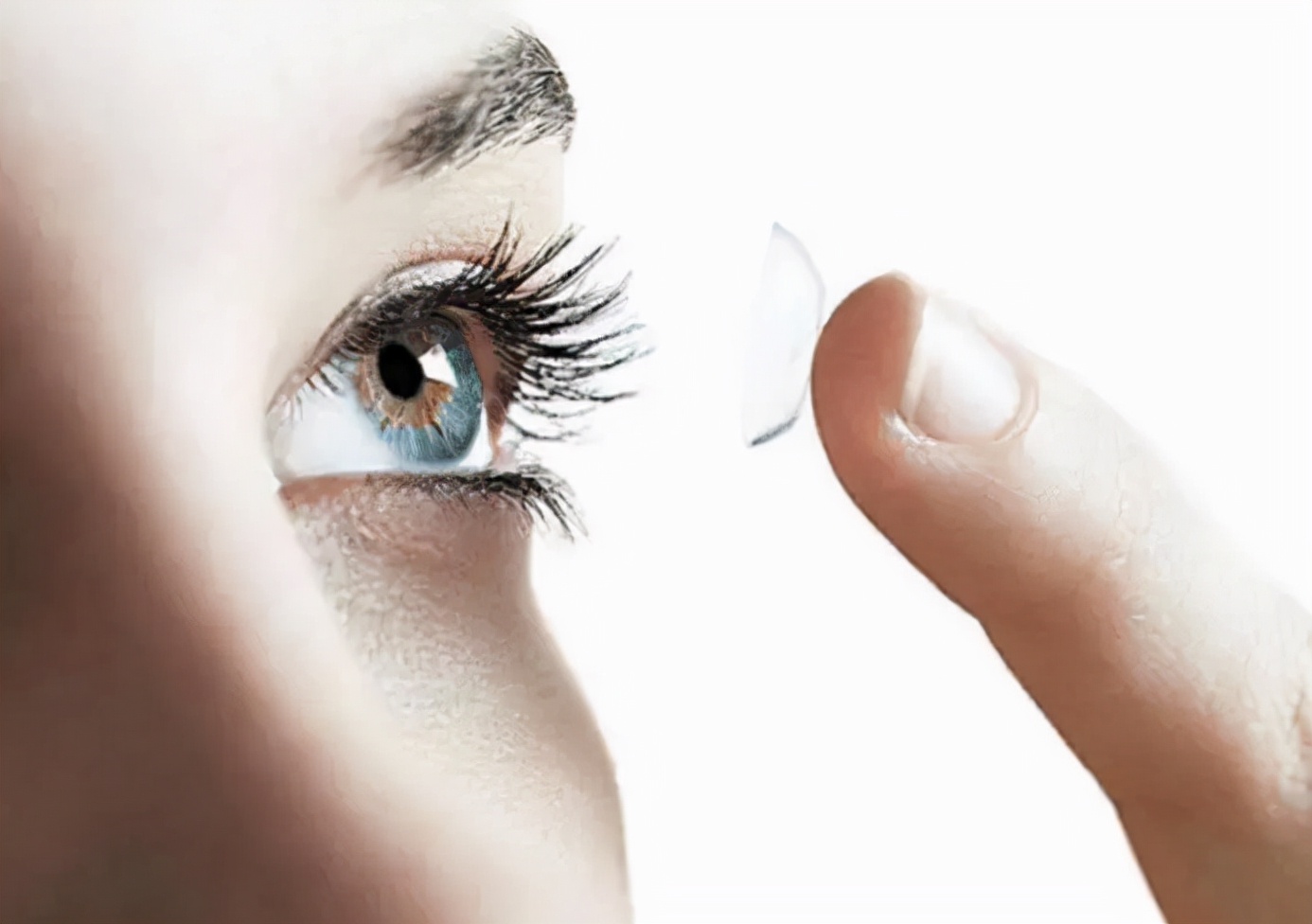 戴隐形眼镜后不清醒,戴隐形眼镜后疼痛眼睛出现重影