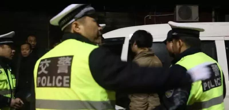 史上最淡定酒驾司机被查,盘点那些酒驾被查的司机