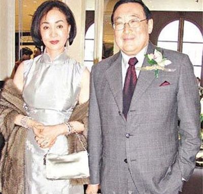 她是邓丽君的闺蜜，26岁嫁豪门，斗小三43年，丈夫去世继承了70亿