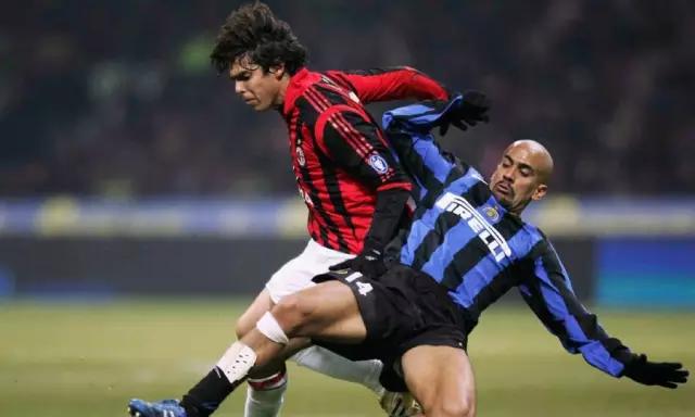 还有老球迷记得吗？意大利米兰德比！足球世界中曾经的第一德比