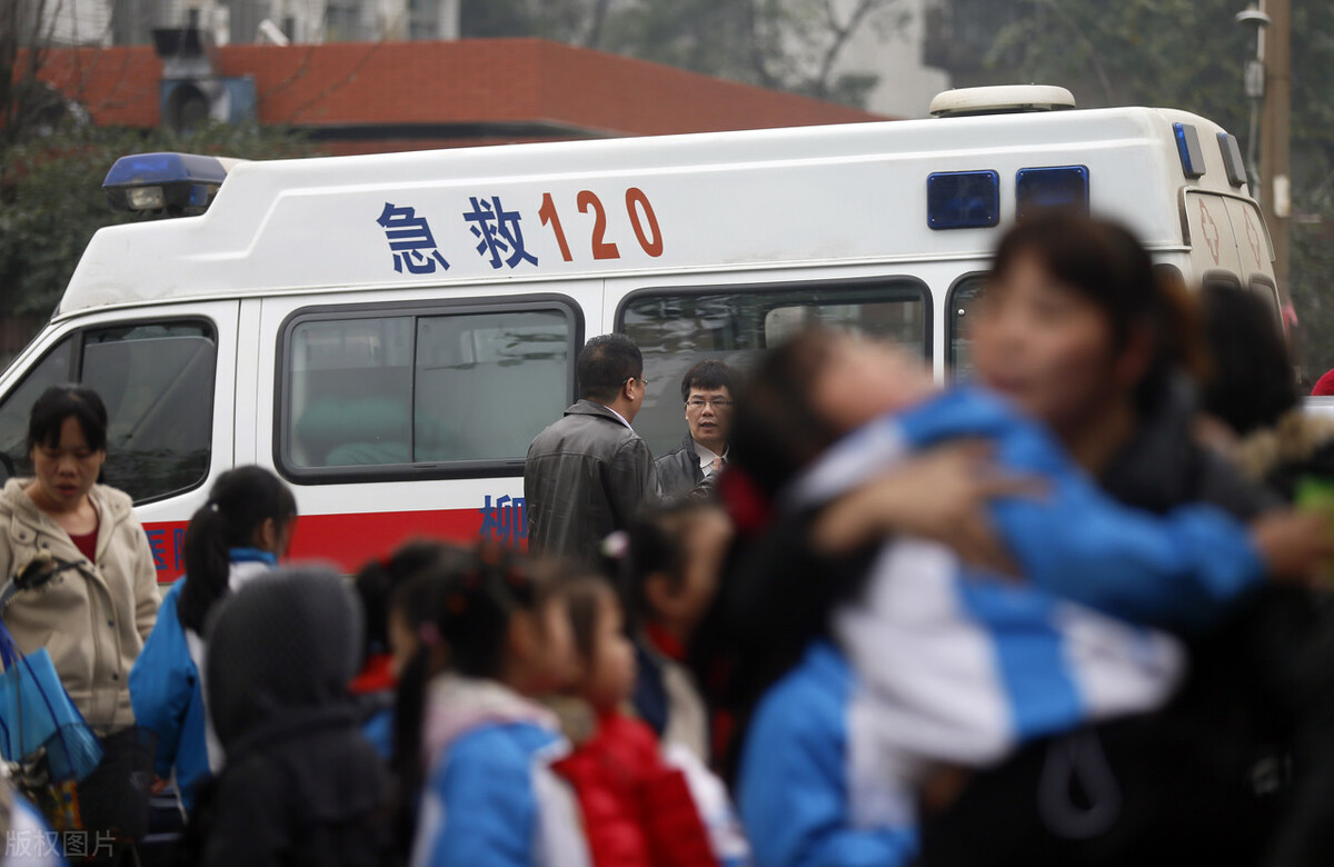 煤气中毒身亡身体有什么症状,煤气轻度中毒时患者出现哪些症状