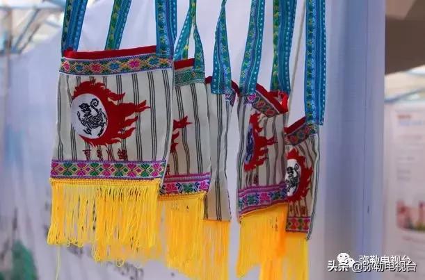 弥勒马拉松直升机撒玫瑰,弥勒马拉松用直升机撒玫瑰花