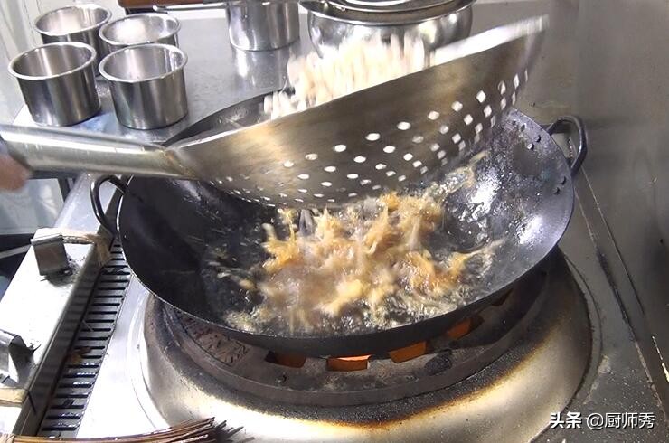 炸河虾的正确打开方式,酒店的油炸河虾怎么炸才酥脆