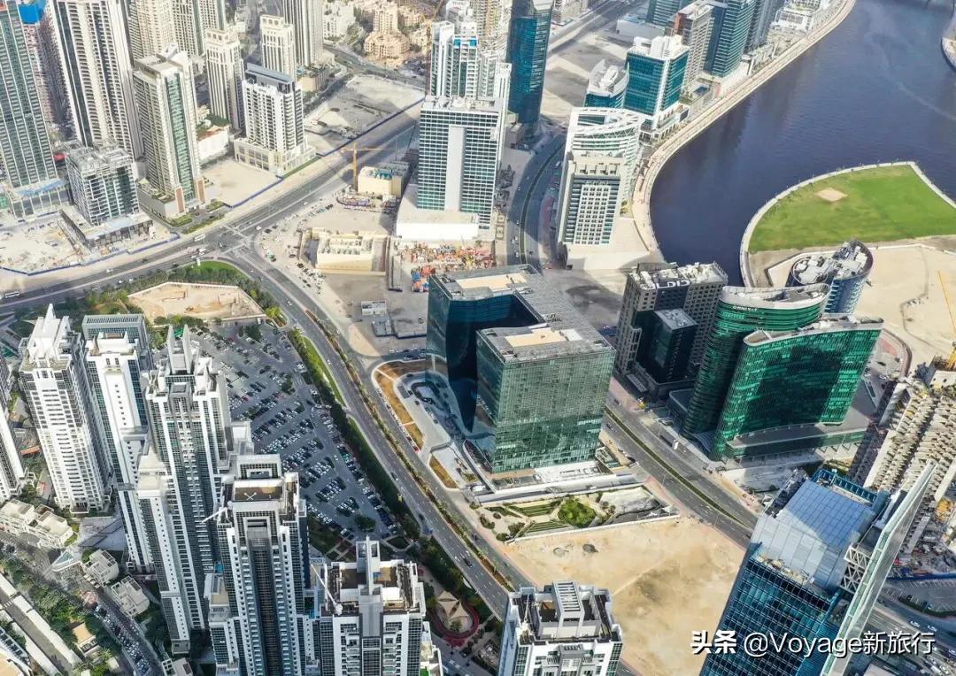 不可多得的扎哈遗作，这家最新开幕的未来感酒店，仿佛睡在酷炫的太空飞船里！