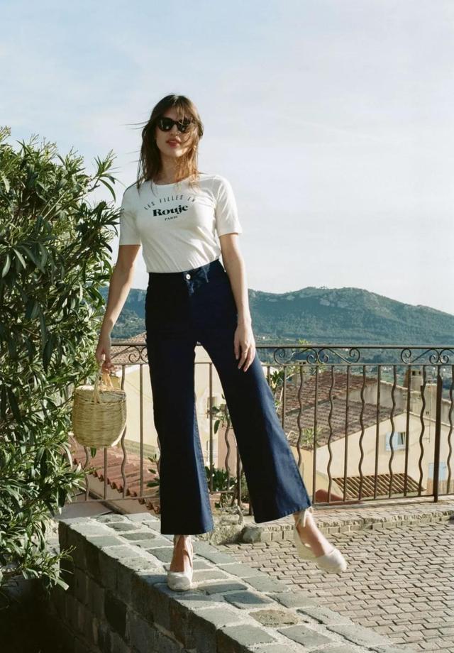 微胖女人穿T恤时，要记住“4不要”，不然显胖还显矮，很没气质