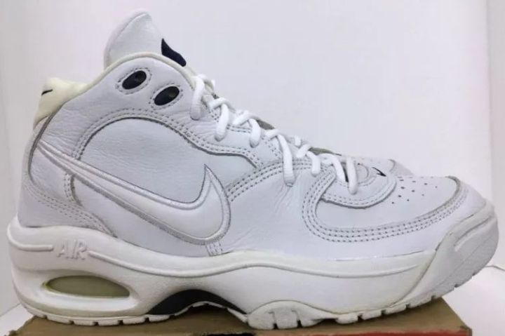 戴尔库里最佳第六人,库里球鞋第7代