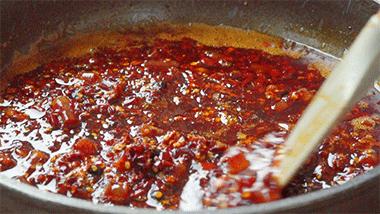 什么东西炒腊肠拌饭好吃,无敌下饭的腊肠酱