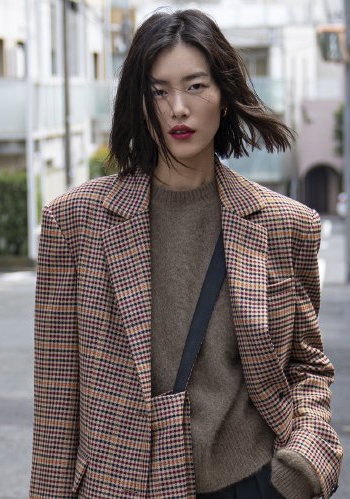 刘雯不愧是维密超模,刘雯风格百变衣服驾驭到登峰造极