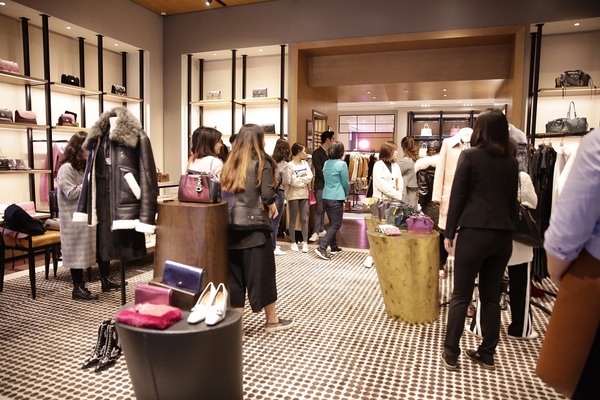 从门店运营细节看Coach成功转型“现代奢华”的奥妙