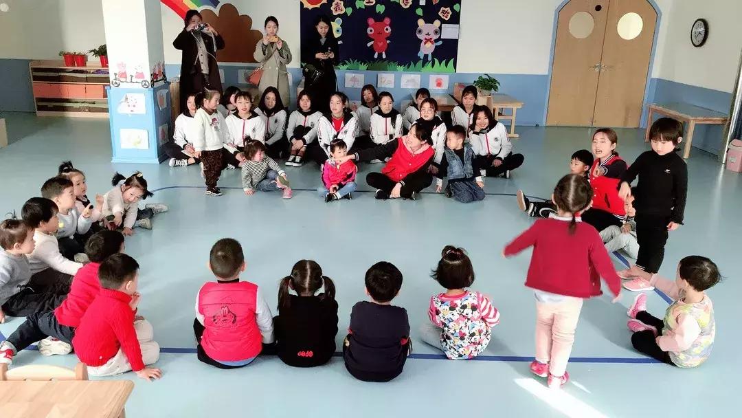 深泉学院幼教专业研学世纪昂立助力人才成长