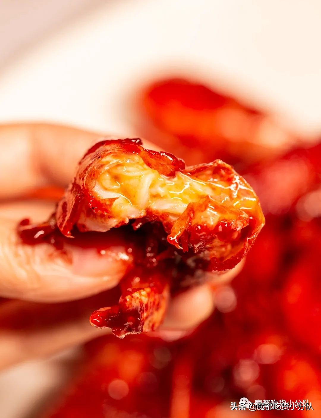 这店，客人提行李箱去吃