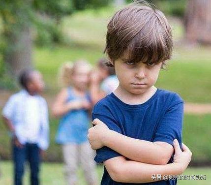 怎么帮助孩子胆小懦弱缺乏自信,孩子自卑不自信家长该怎么引导