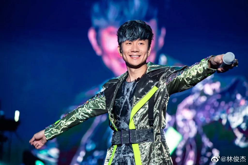 杨紫脸上小酒窝,杨紫林俊杰现场演唱会