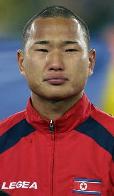 足球感人催泪片段真实事件,足球感动瞬间催泪片段2014阿根廷