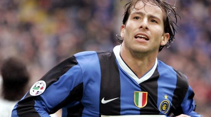 伊布最经典的一次进球,伊布生涯十大神进球