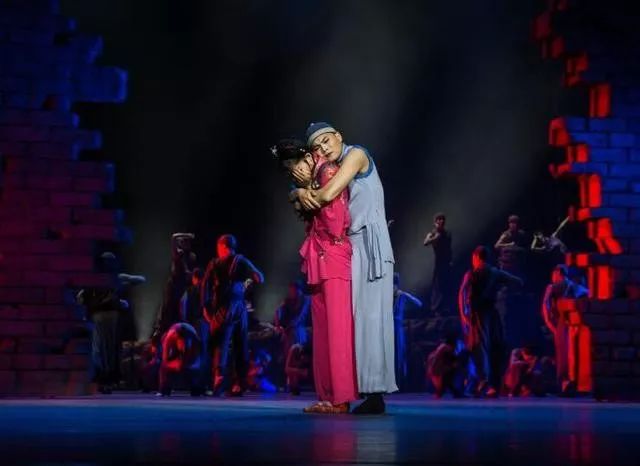 离你越近的地方路途也越远泰戈尔,离你越近的地方路途越远