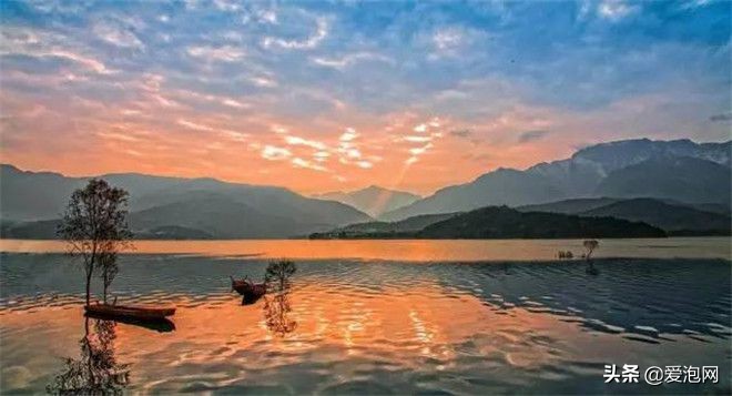 峨眉山和瓦屋山哪个更好,峨眉山一日游精选游记