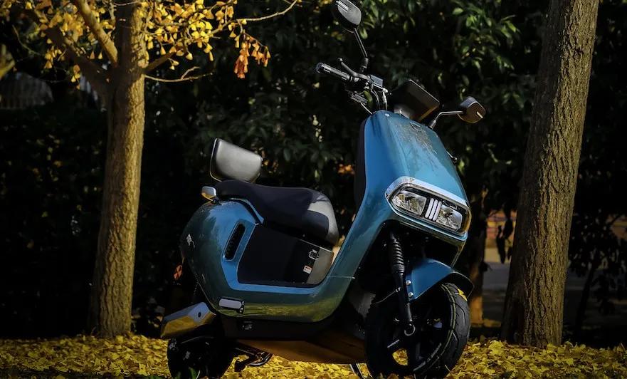 绿源电动车电机质保10年包换新吗,续航里程长的绿源电动车