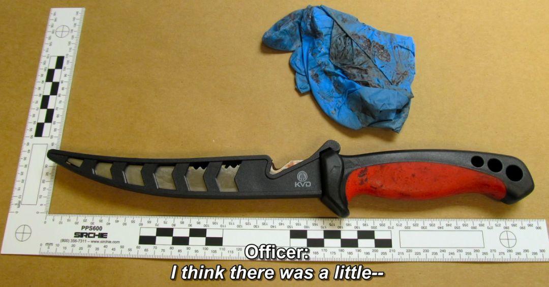 美国“天使母亲”,为卖惨牟取财富,强迫14岁女儿坐轮椅戴呼吸机