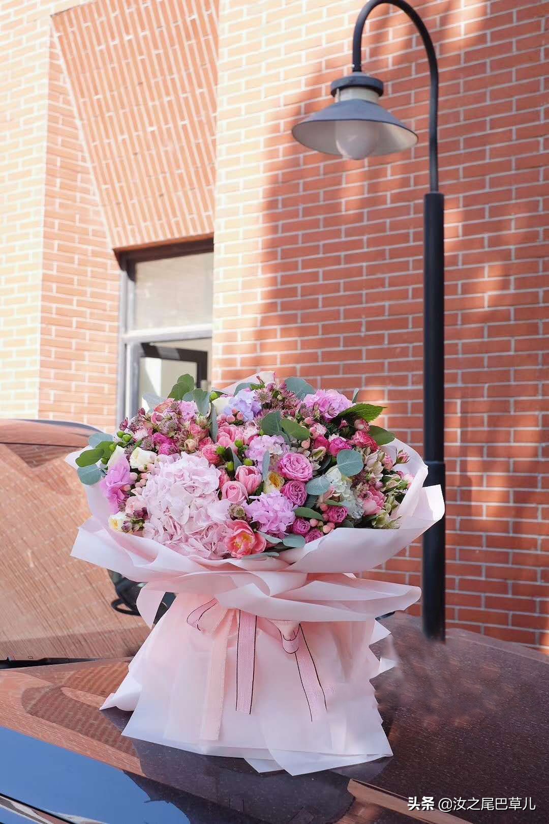 花艺师日常送花,花艺师怎么拒绝别人送花