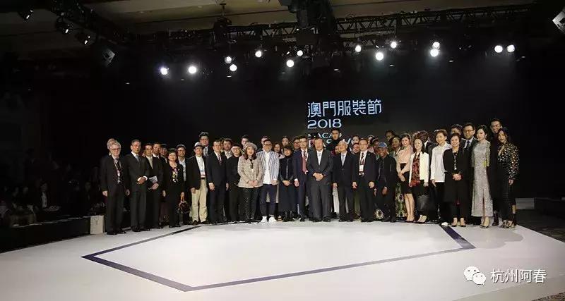 超百图再现2018年服装圈内那三十道靓丽风景……