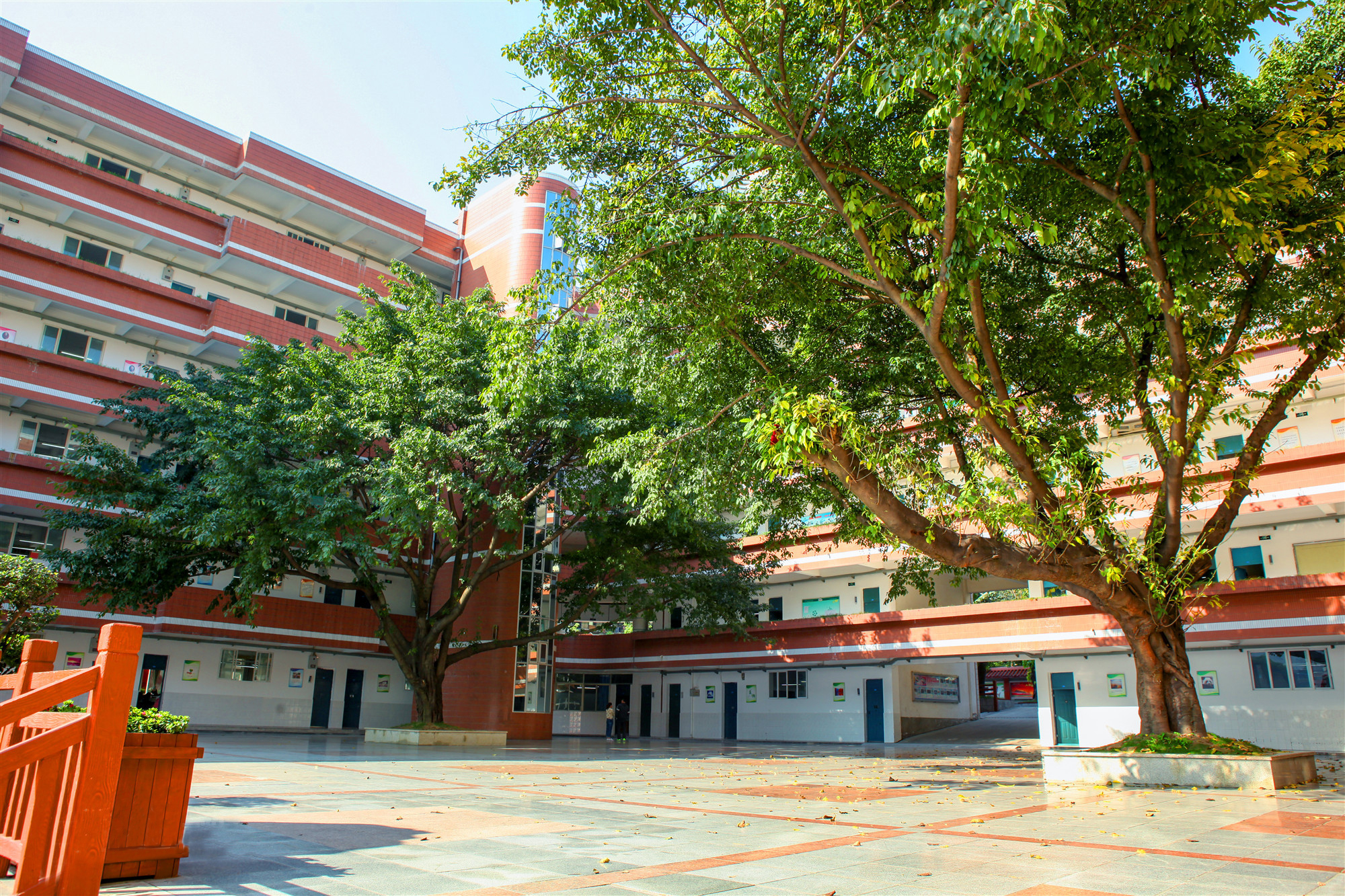 重庆哪所学校环境最好,重庆最美学校